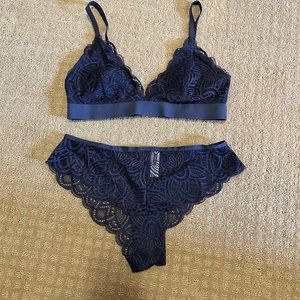 Old Navy lace bralette and cheeky panty size S